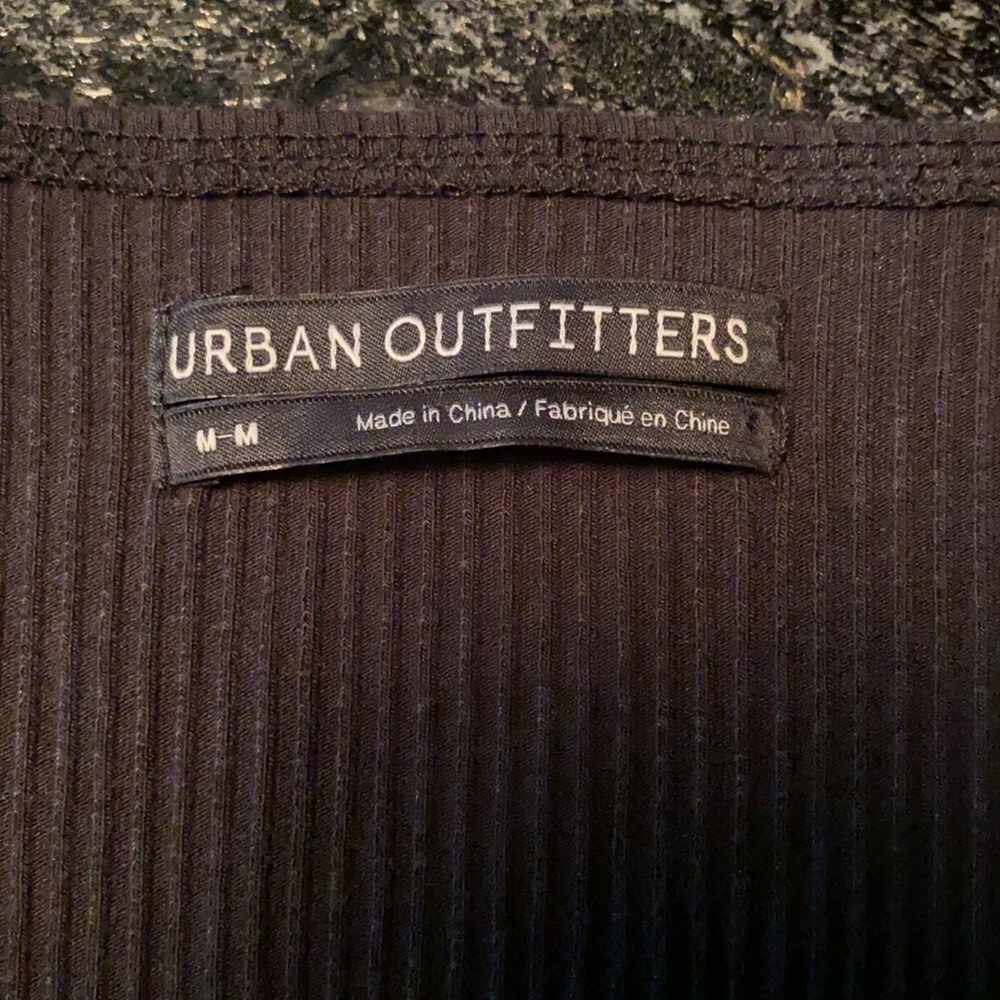 Urban Outfitters black long sleeve crop top - Picture 3 of 3